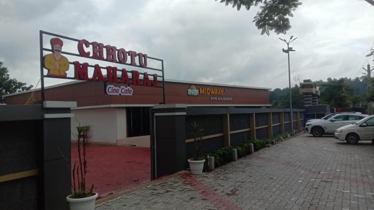 Midwaay Resort Patratu Extérieur photo
